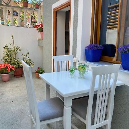 Sunny Guest House Vlore Exterior photo