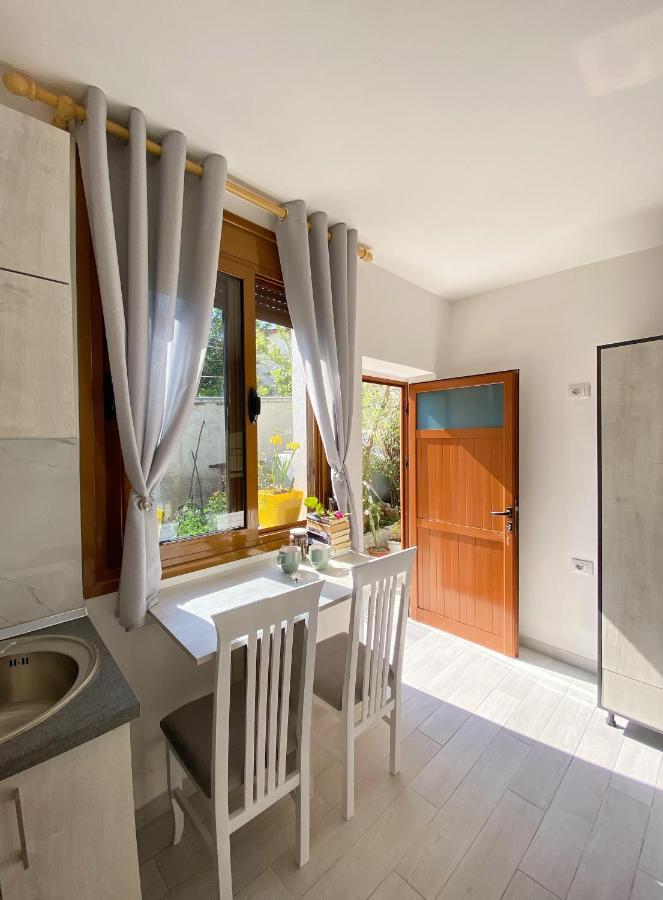 Sunny Guest House Vlore Exterior photo