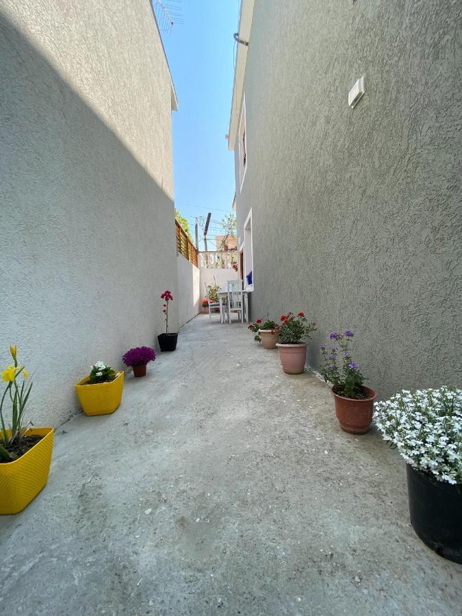 Sunny Guest House Vlore Exterior photo